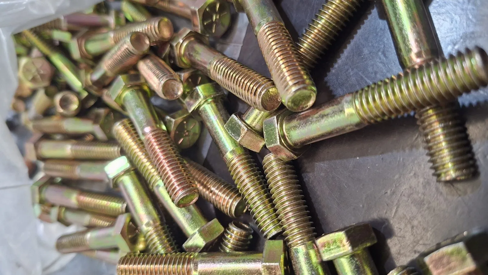 Tornillos Grado 8 tropicalizado de alta resistencia